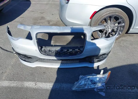 2022 Chrysler 300 S z USA, uszkodzony, nr VIN 2C3CCABT3NH116270